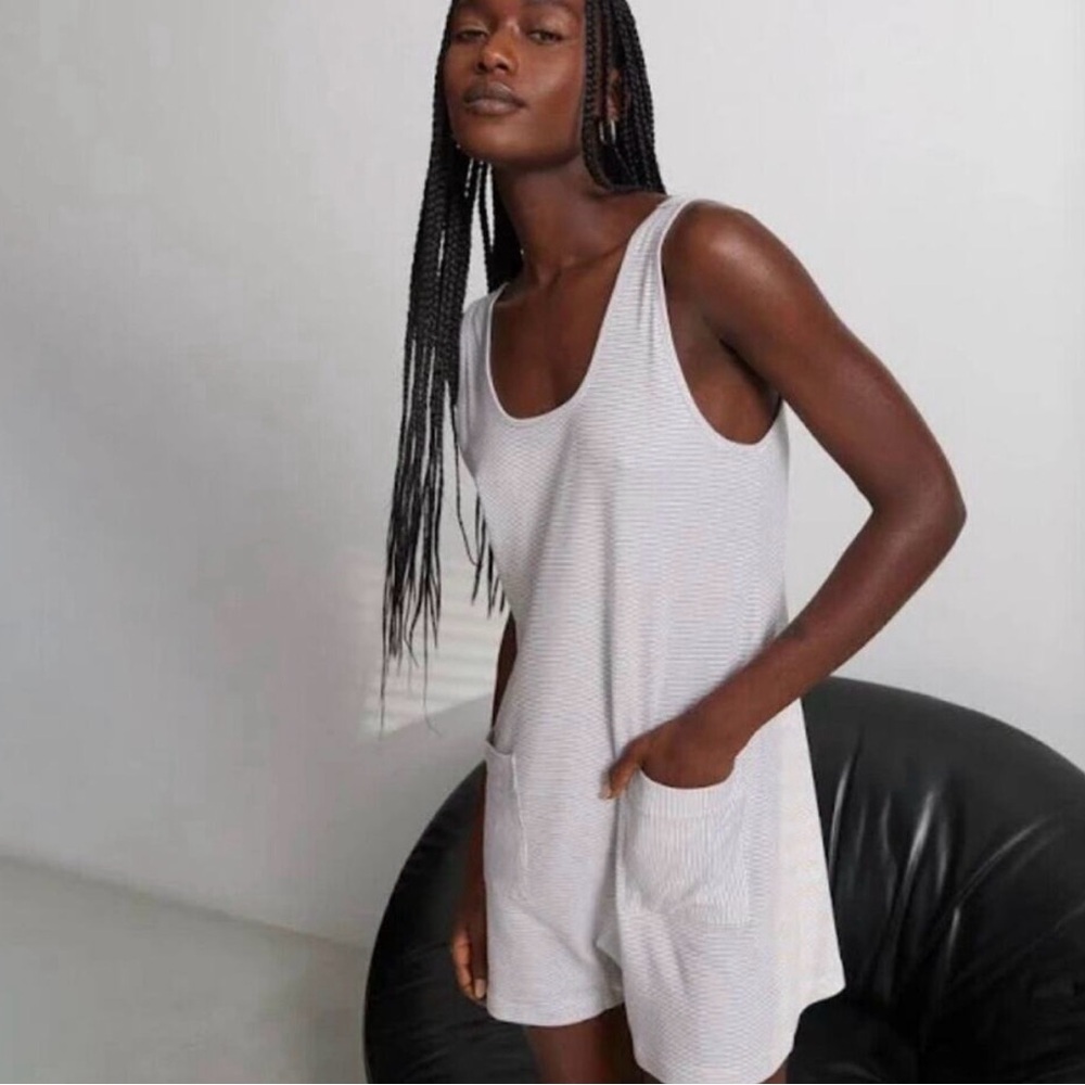 NWOT Lunya Cooldown Pima Sleeveless Romper